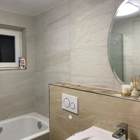 Deluxe Jl Mit Terrasse Apartament *